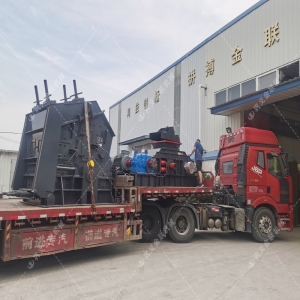 1000*700液壓對輥制砂機，1210反擊破發往四川